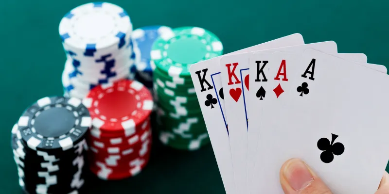 Các trường hợp hiếm với các thứ hạng tay bài poker